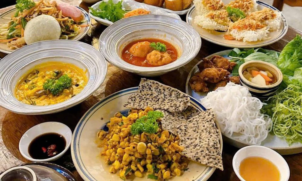 Discover Hidden Corners of Saigon – Local Ride with Jodi 5