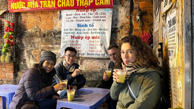 Hanoi: Michelin Guide Street Food Walking Tour 2