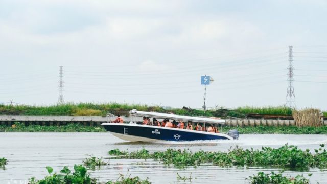Premium Cu Chi Tunnels Tour with Local Expert by SpeedBoat 3