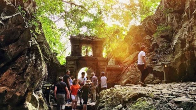Marble Mountains and Monkey Mountains Sunset Tour from Hoi An 4