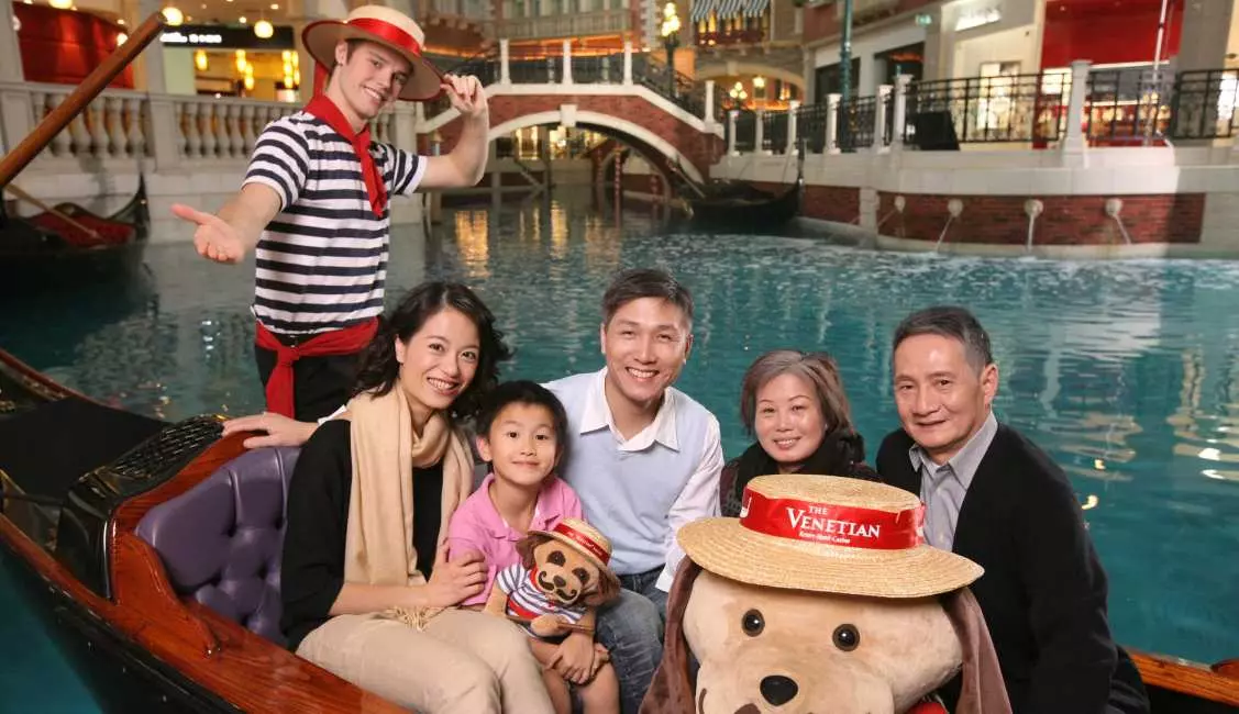 Gondola Ride at The Venetian Macao 4