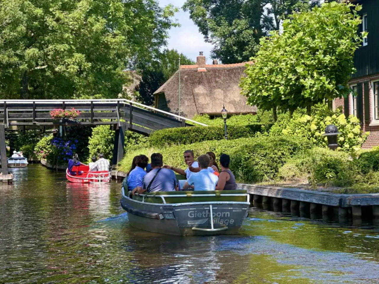 From Amsterdam: Giethoorn Day Trip with Canal & Village Tour