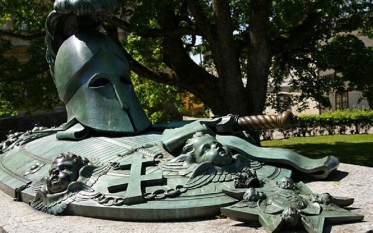 Helsinki and Suomenlinna Sightseeing Half Day Tour