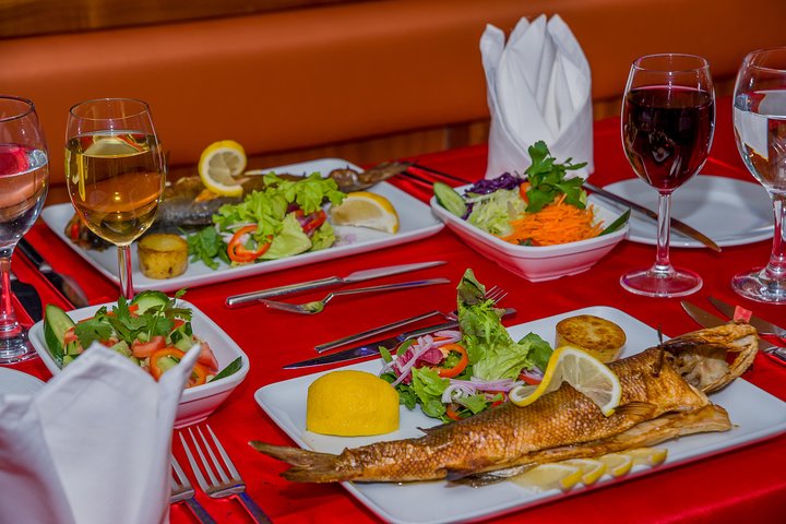 Istanbul: Bosphorus Night Cruise w/ Dinner, Drinks & Shows 5