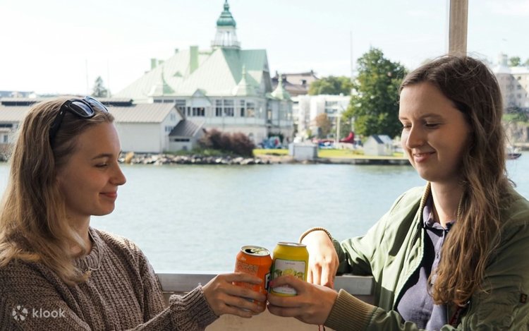 Roundtrip ferry transfer to Suomenlinna from Helsinki