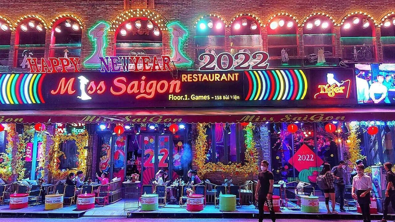 Saigon After Dark: Two Iconic Nightlife Streets by Car 3