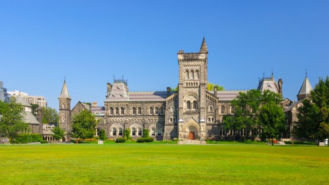 Toronto, Canada Film and Television Tour [University of Toronto/Toronto City Hall/Casa Loma/Cherry Street Bridge] 3