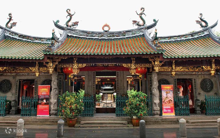 Chinatown Singapore Half-day Food & Small Group Tour