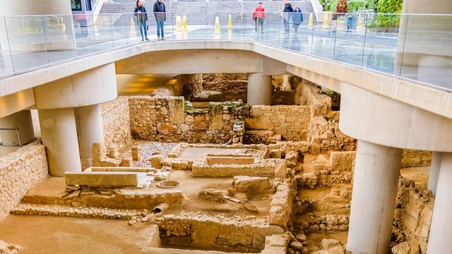 Athens 1-Day Tour: Parthenon, Αcropolis Museum, & Cape Sounio with Lunch | Greece 4