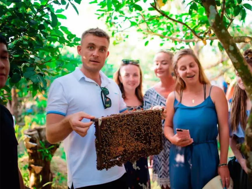 Northern Phu Quoc Day Tour: Starfish Beach, Rach Vem Village and Kayaking Experience