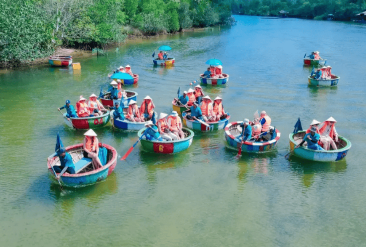Bee Farm & Cua Can River Basket Boat Day Tour in Phu Quoc 4