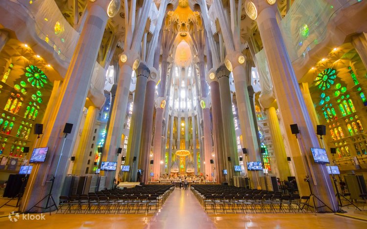 Sagrada Familia & Park Guell Guided Tour with Fast Track Access