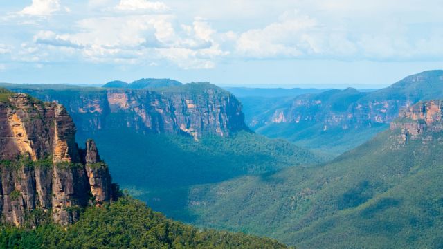 Blue Mountain & Sydney Zoo Day Tour with Mandarin Tour Guide