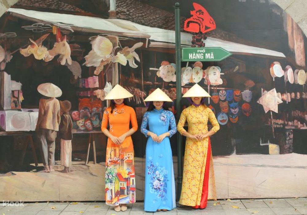 Hanoi Instagram Private Tour by Motorbike or Car