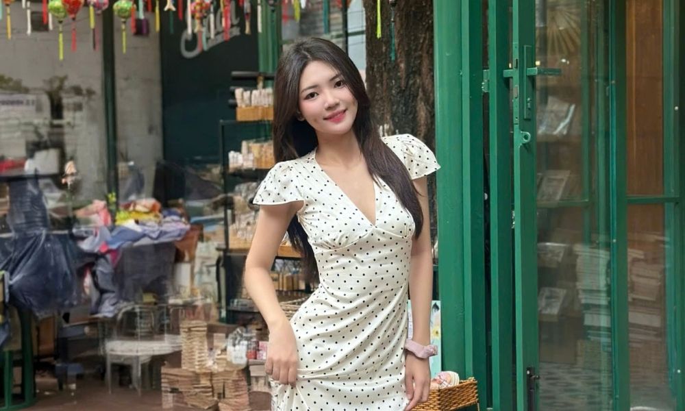 Catch Saigon’s True Vibes by Scooter With Local – Flora (English Guide)