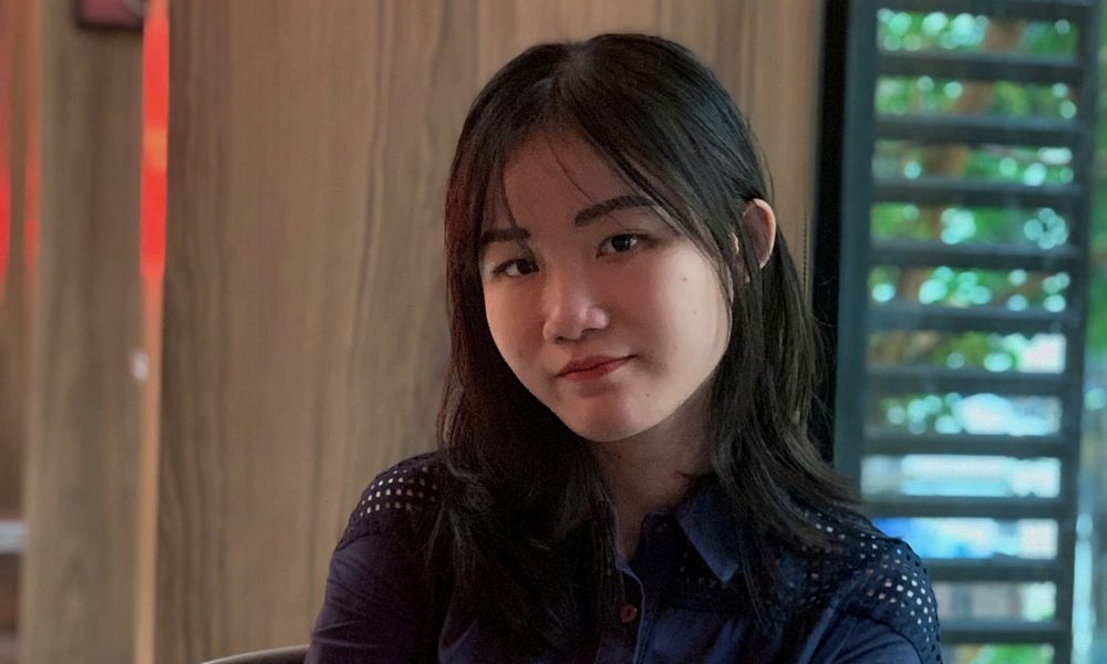 Explore Saigon On A Motorbike with Local - Linh (Chinese Speaking)