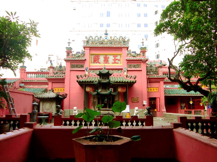 Sai Gon Private Half-Day City Tour by Army Vintage Jeep_copy 4