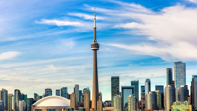 Best of Toronto Walking Tour with CN Tower and Boat Cruise