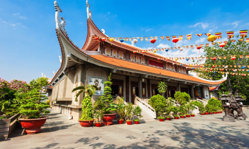 Ride Through Ho Chi Minh City with Locals – English Private Tour with Nga 5