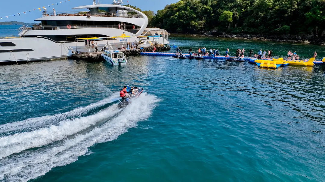 Nautilus Namaste Undersea Walk + Speedboating Transfer 4