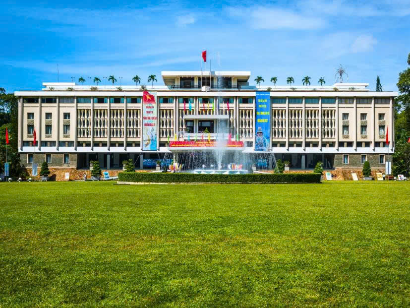 Saigon Historical City Tour with Opera House, War Remnants Museum included Entrance Fee 4