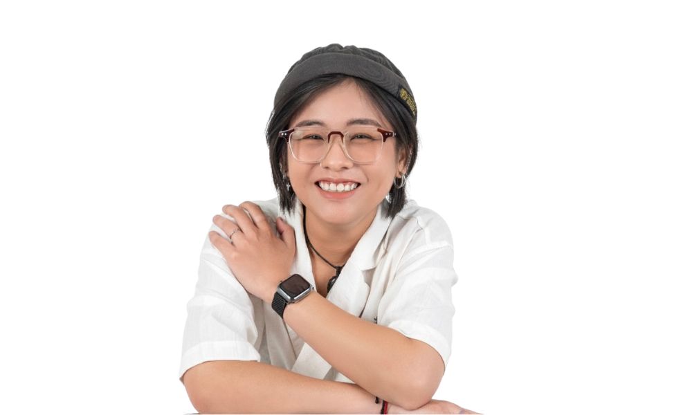 Ride Around Saigon with Locals – Explore the City with San