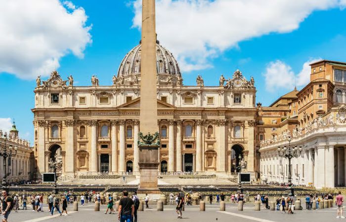 St. Peter's Basilica, Square & Papal Grottoes Guided Tour in Rome 2