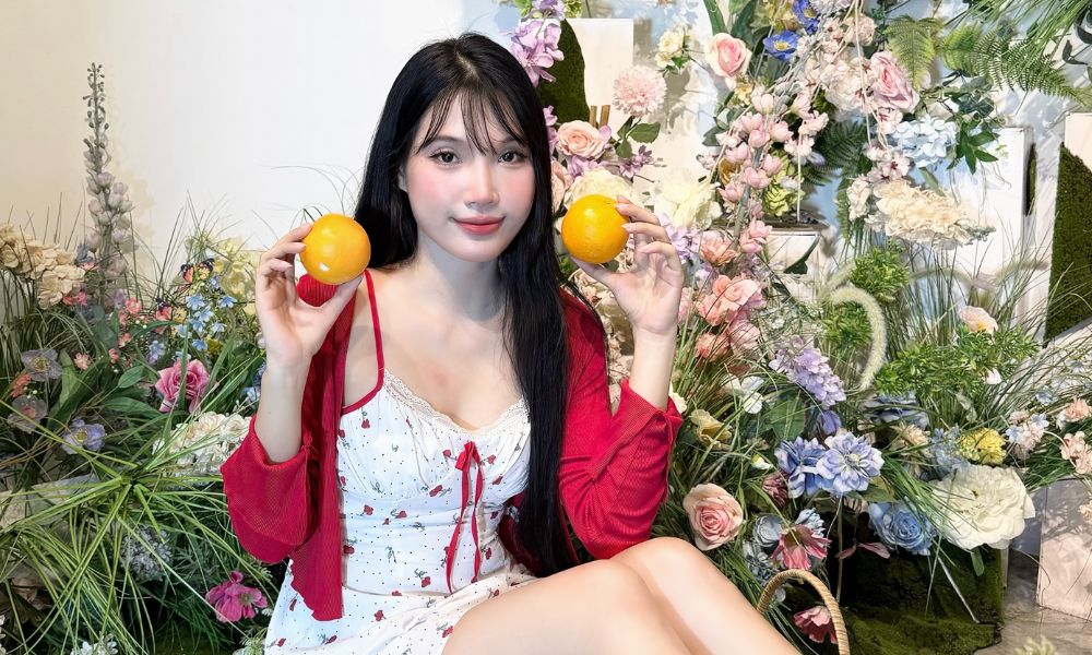 Ride Around Saigon and Hear Real Stories With Local – Ennie/皇燕 (English Guide) 4