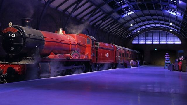 England Warner Bros. Studio The Making of Harry Potter with shuttle bus from London