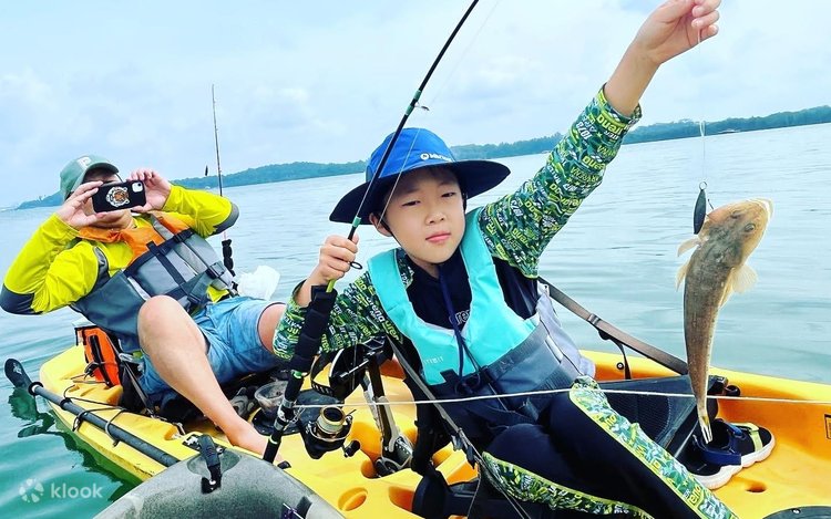 Guided kayak fishing tour along Pulau Ubin (Chinese speaking guide)