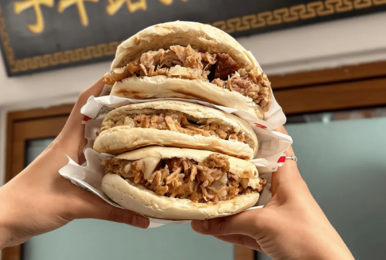 Savory Secrets of Xi'an Food: Night Walking Tour at Muslim Quarter & Sajinqiao Food