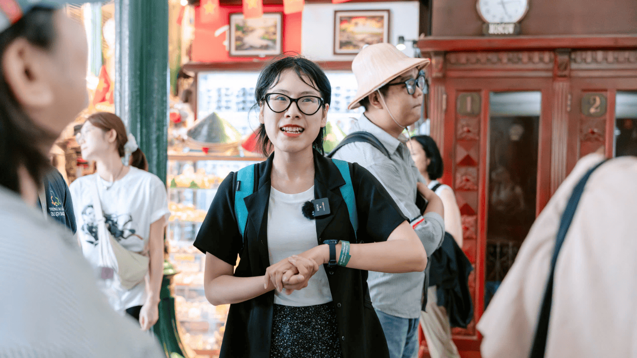 Private Ride Through Ho Chi Minh City With Local – Nga (English Guide) 3