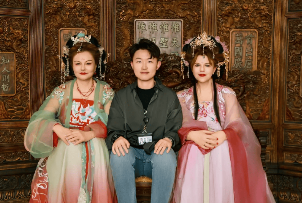 1-Day Xi'an Tour: Emperor Qinshihuang's Mausoleum Site Museum (Terracotta Army) + Huaqing Palace [Chinese/English Guide] 2