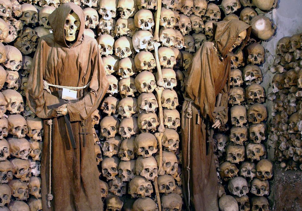 Crypts and Catacombs Tour in Rome