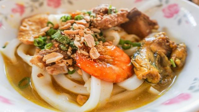 Tra Que, Thanh Ha Pottery, Cam Kim Village Tour with Aodai Rider 3