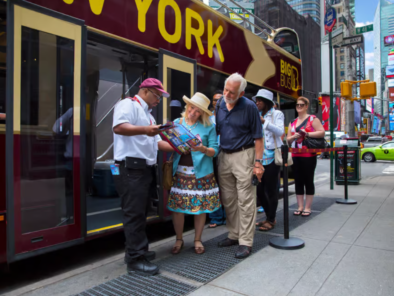 New York Big Bus Hop-On-Hop-Off Sightseeing Bus Tour 4