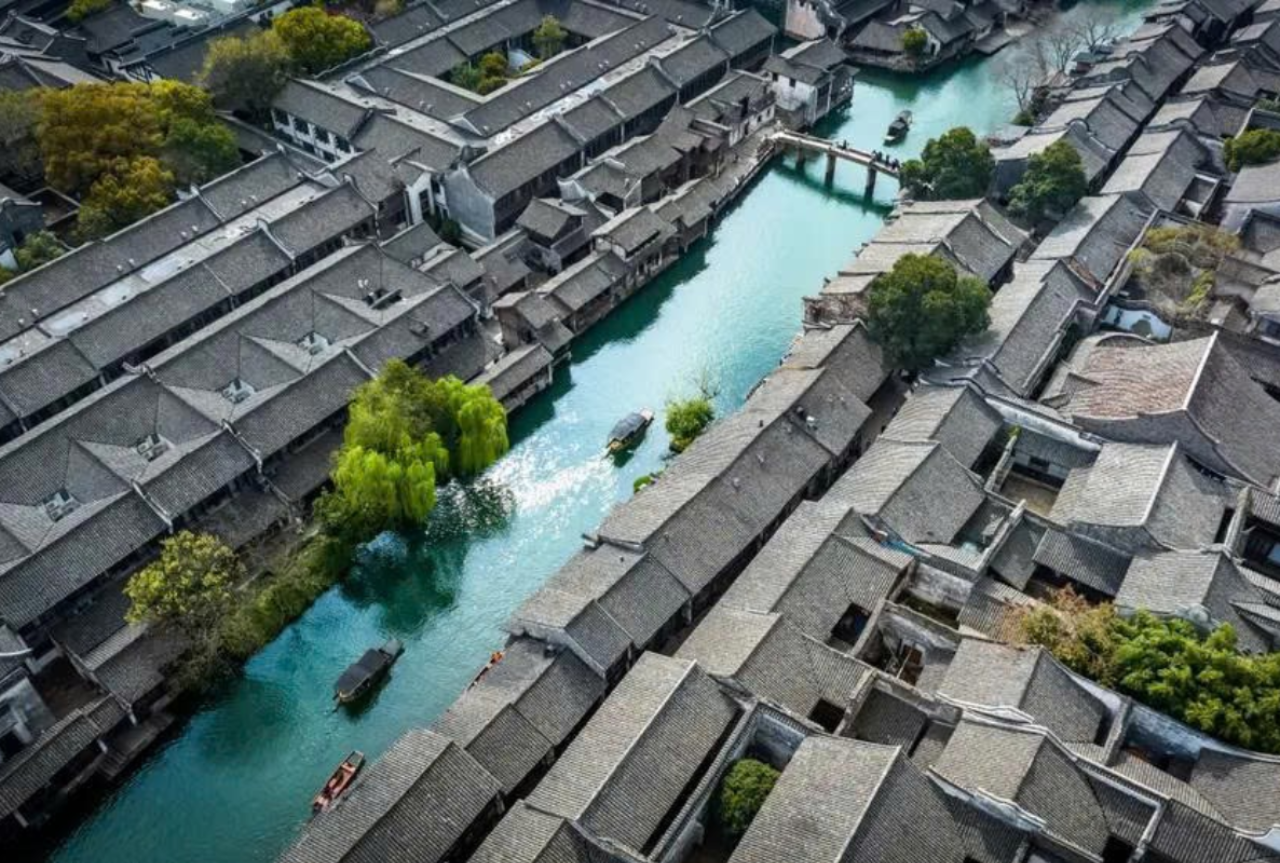 Ancient Water Town Wuzhen One-day Tour: Golden Hours & Night Lights 2