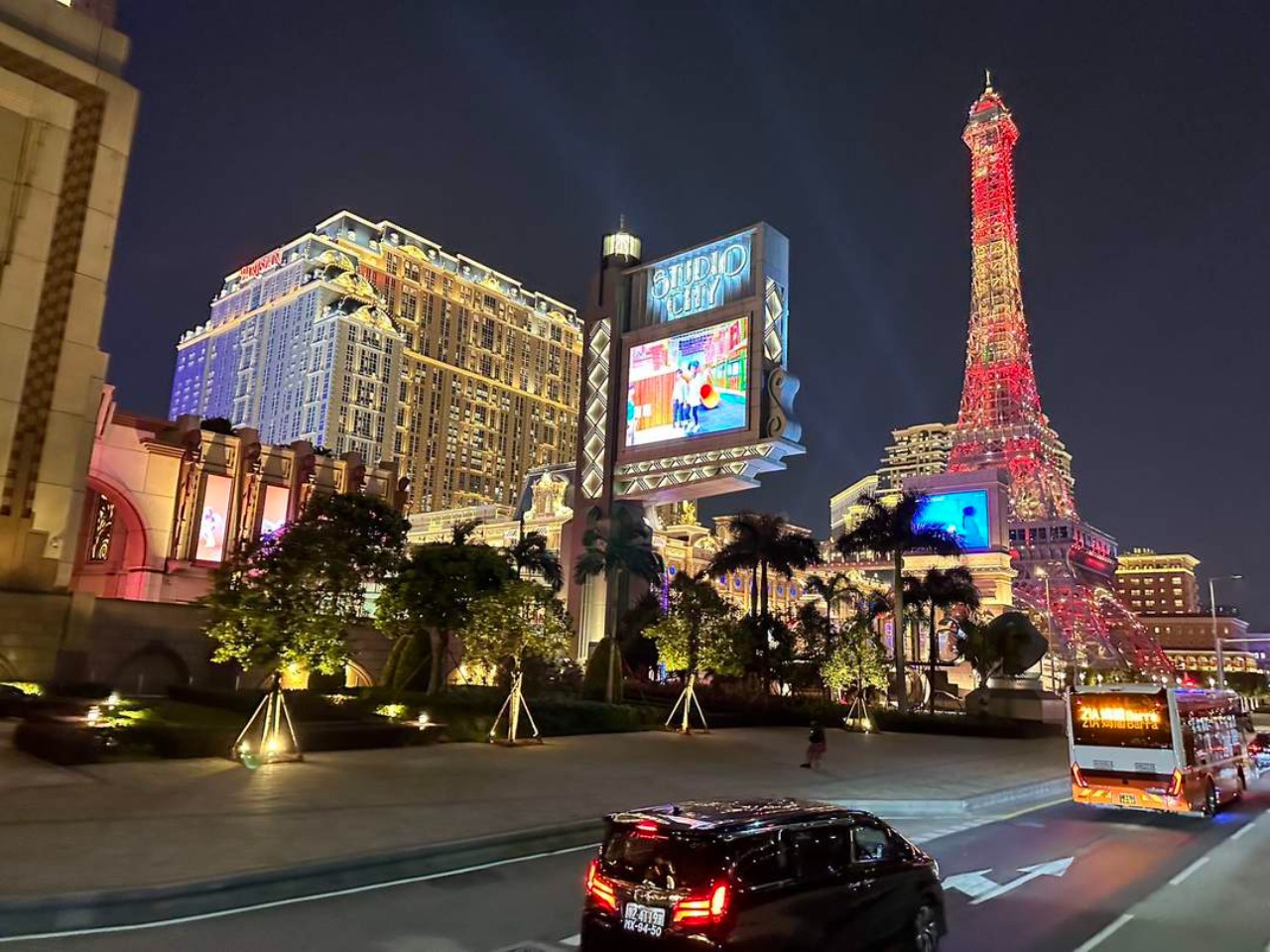 Macau Open Top Bus Night Tour 4