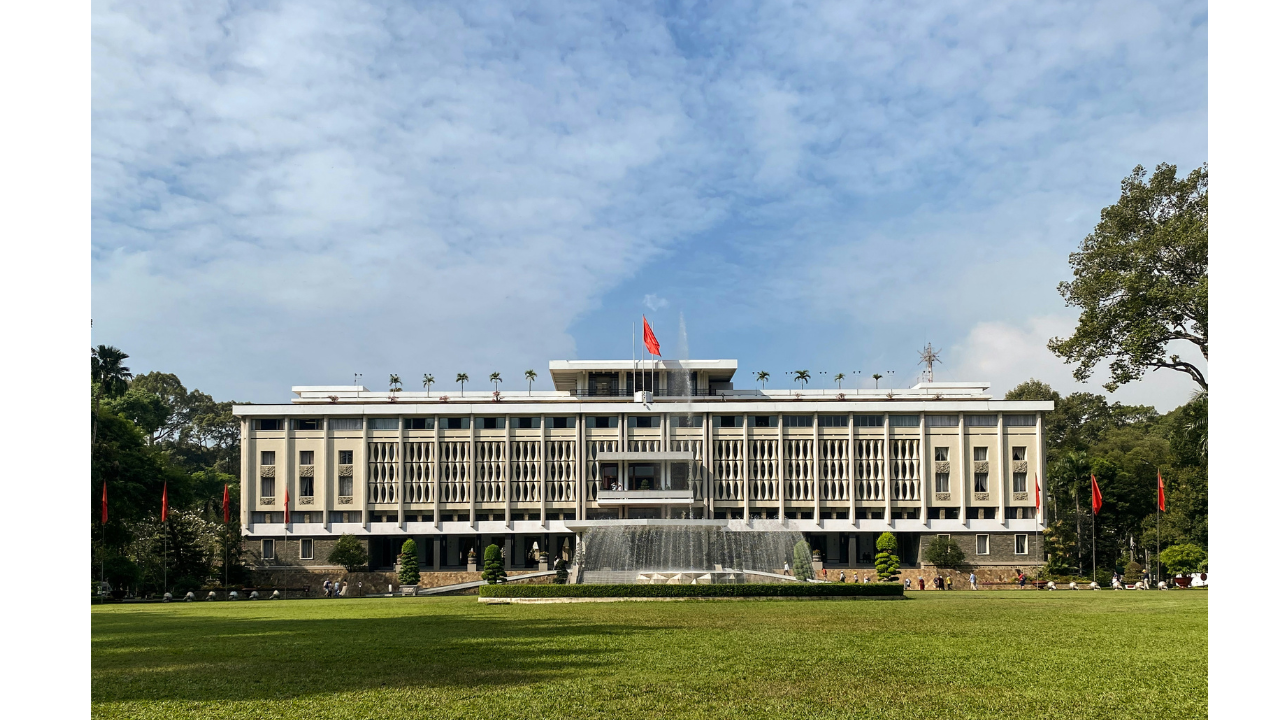 Saigon Historical Walking Tour: War Remnants Museum & Independence Palace 4