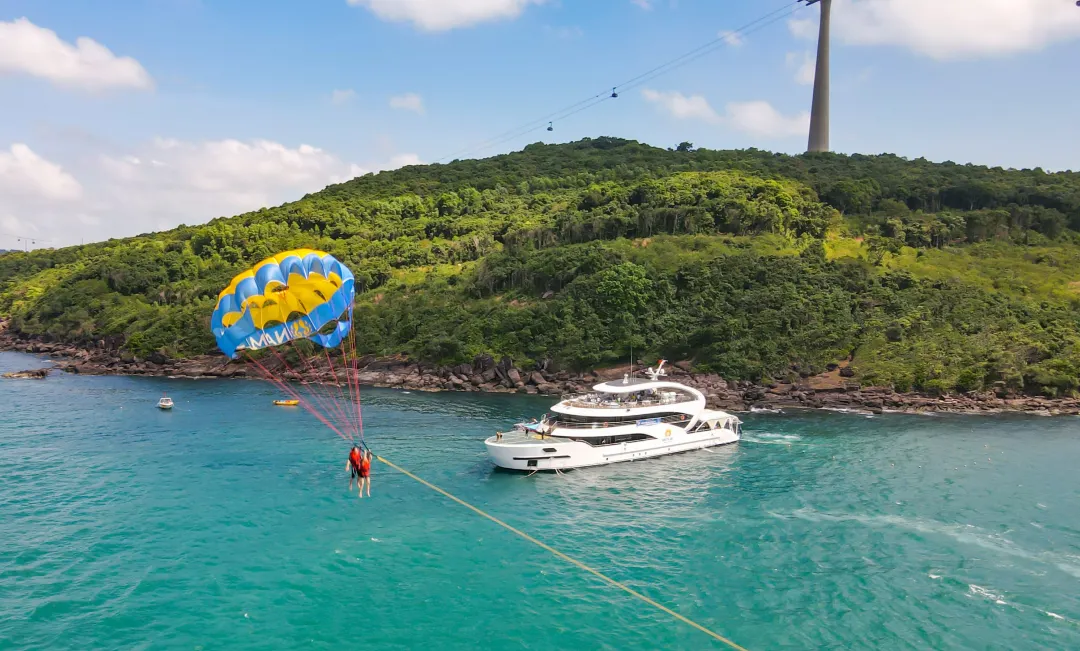 Nautilus Namaste Undersea Walk + Speedboating Transfer 2