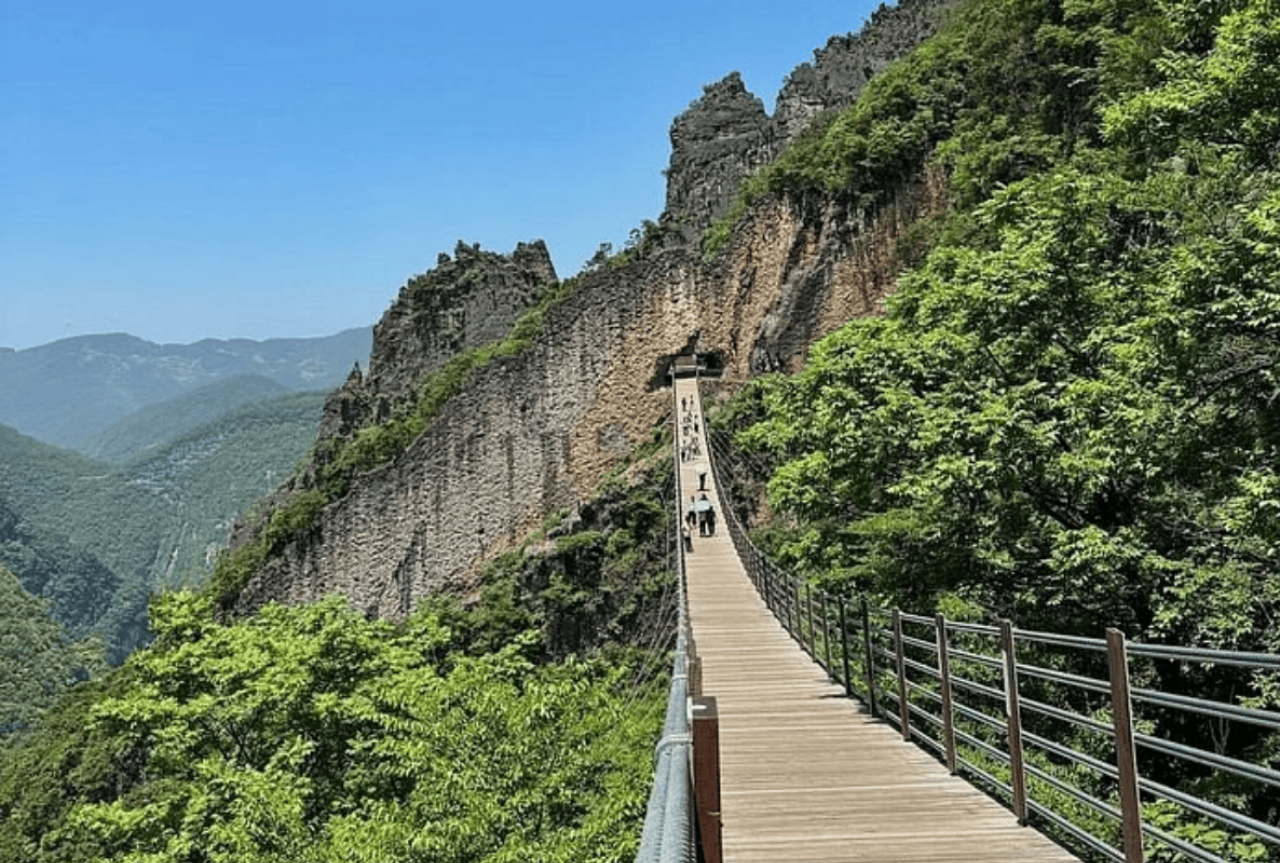 Chongqing Day Tour: Three Natural Bridges + Longshuixia Fissure Gorge + Fairy Mountain 3