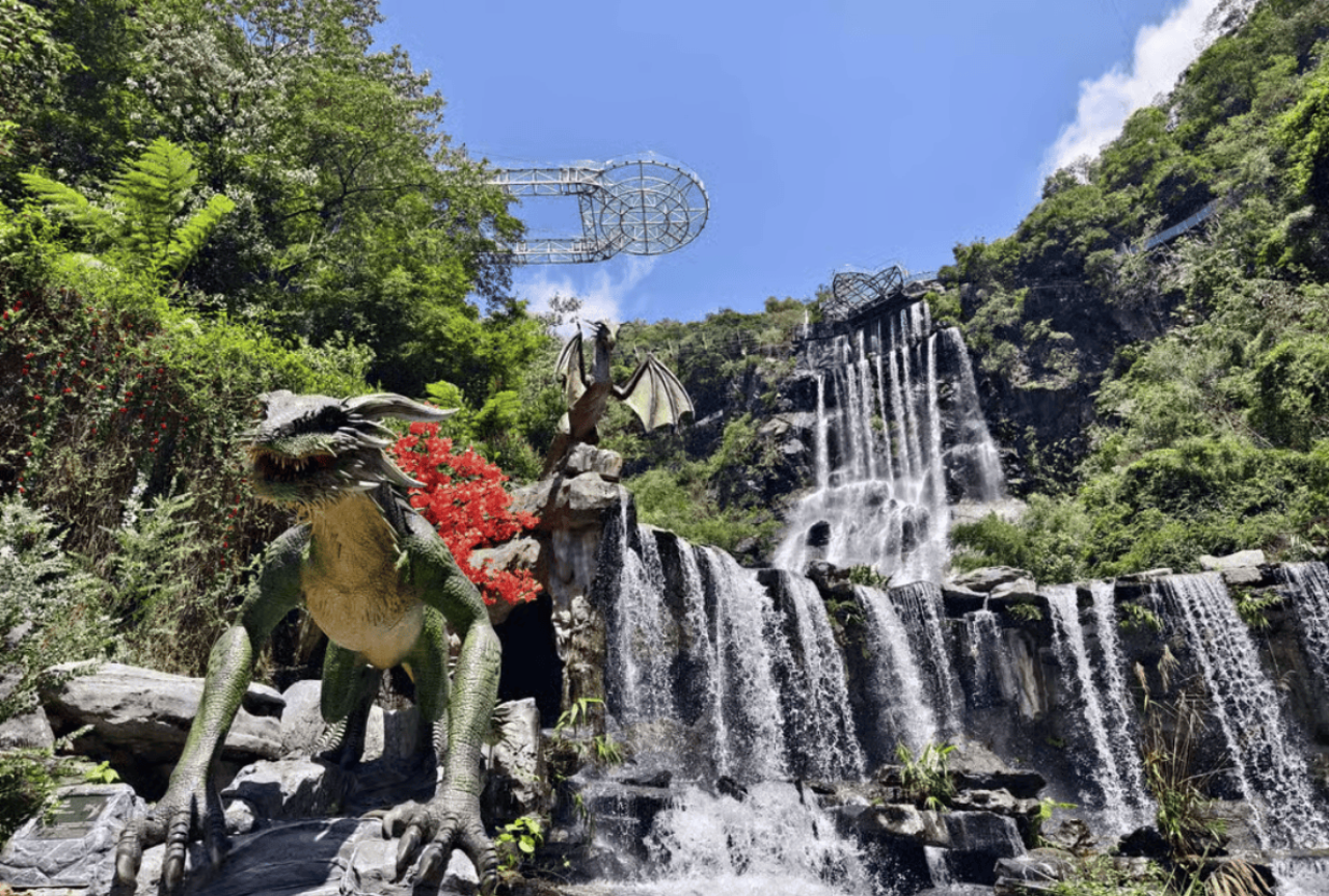 Guangzhou Private Day Tour: Gulong Canyon & Glass Bridge