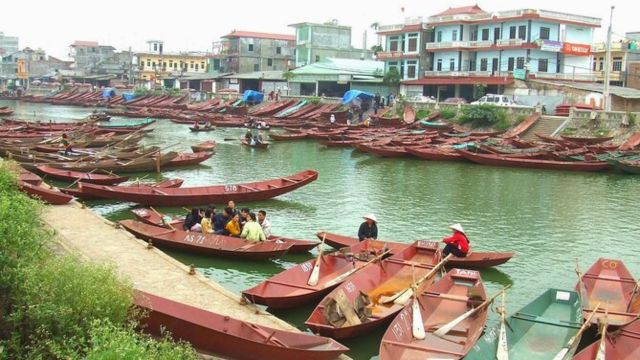 Yen Stream & Perfume Pagoda Day Trip from Hanoi 2