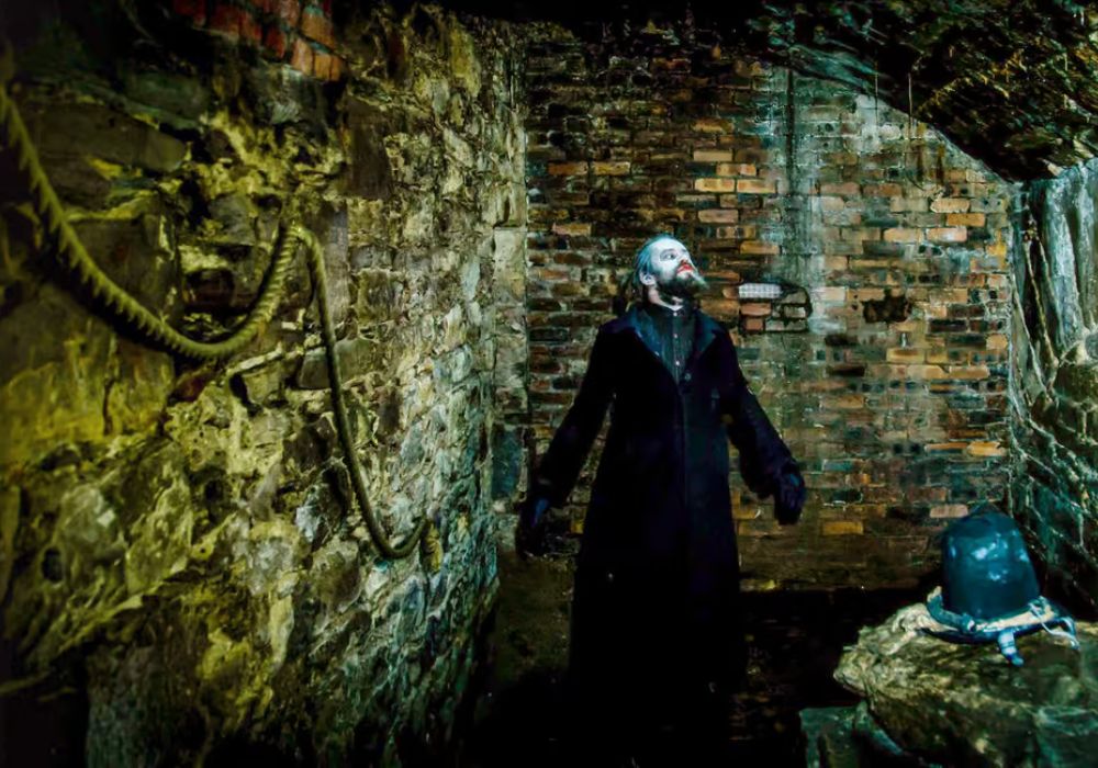 Old Town and Underground Ghost Tour in Edinburgh 5