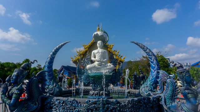 Chiang Rai White Black Blue Temple Tour - Chinese/English Guide 2
