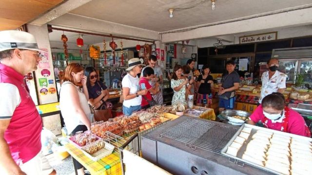 Chiang Mai Michelin Food Walking Tour - English/Thai Guide 3