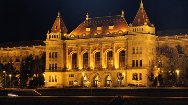 Budapest Day Trip from Vienna | Austria 4