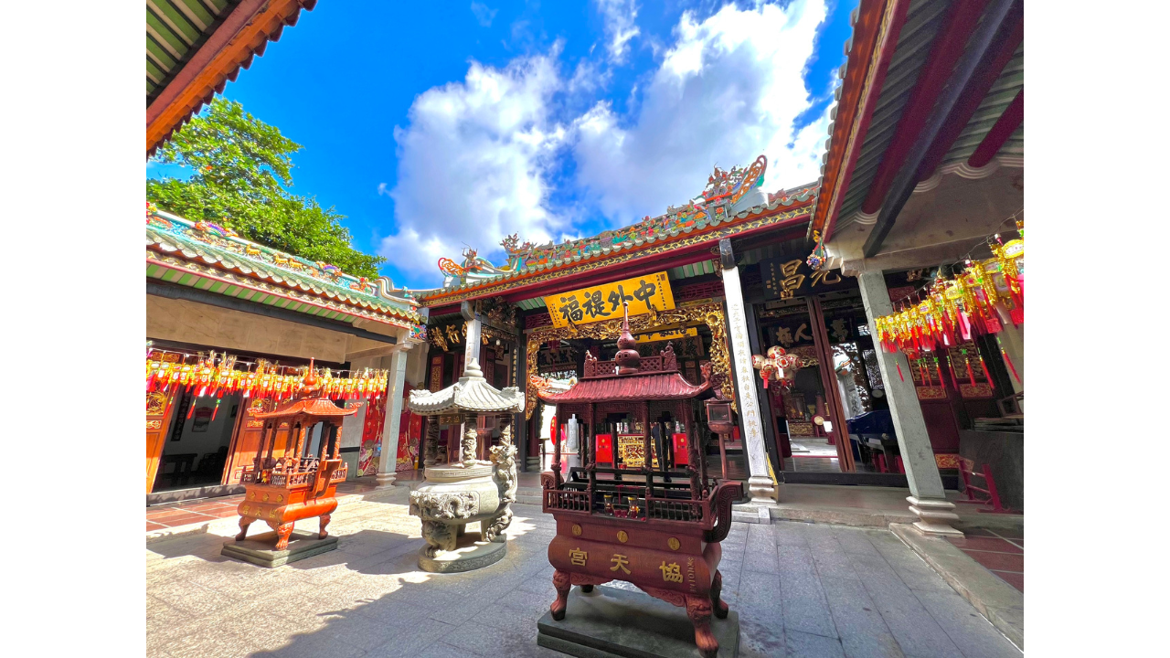 China Town Heritage Highlights by Car: Half-day Tour (English/Chinese)