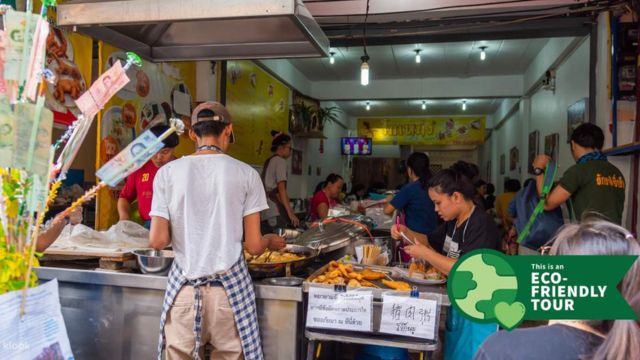 Chiang Mai Michelin Food Walking Tour - English/Thai Guide 2