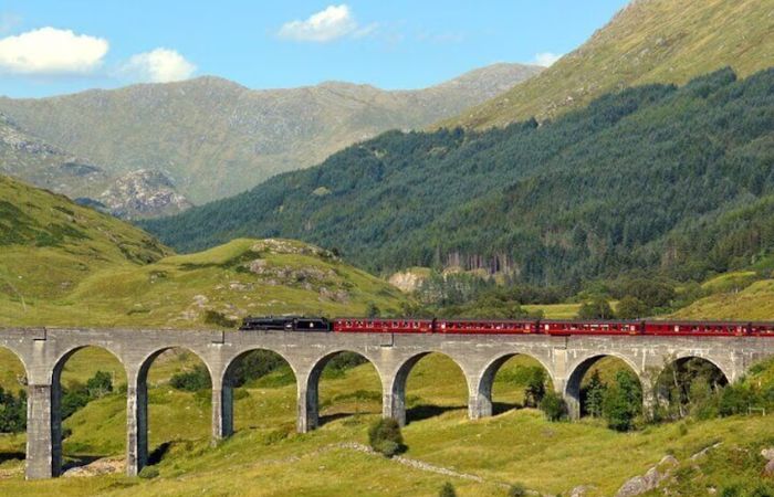 Glenfinnan, Fort William & Glencoe Day Tour from Edinburgh | Scotland 3